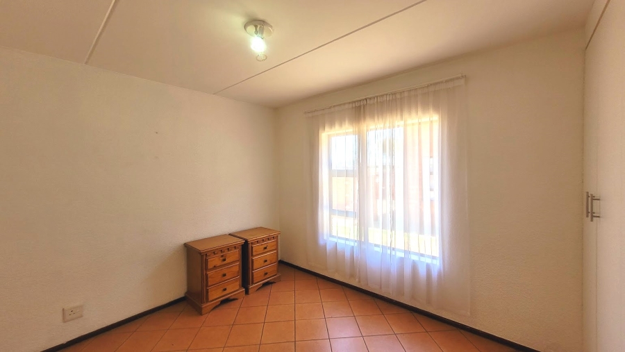 2 Bedroom Property for Sale in Albertsdal Gauteng