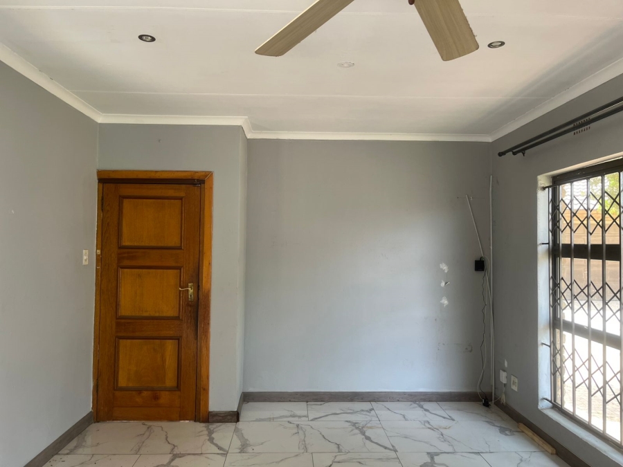 To Let 3 Bedroom Property for Rent in Buccleuch Gauteng