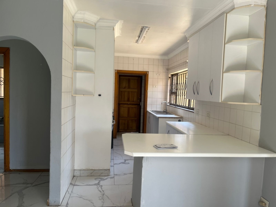 To Let 3 Bedroom Property for Rent in Buccleuch Gauteng