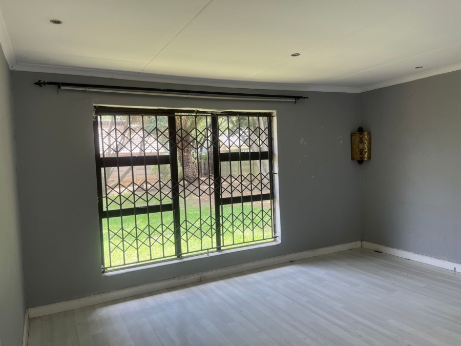 To Let 3 Bedroom Property for Rent in Buccleuch Gauteng