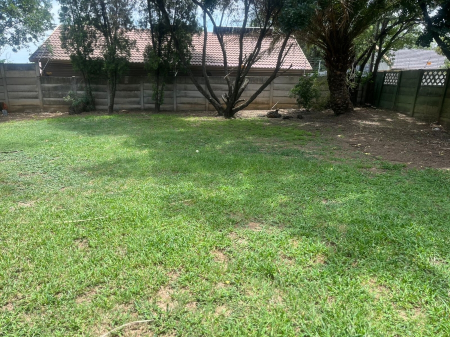 To Let 3 Bedroom Property for Rent in Buccleuch Gauteng