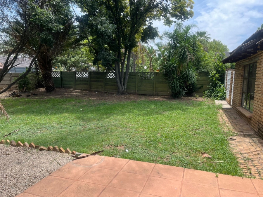 To Let 3 Bedroom Property for Rent in Buccleuch Gauteng