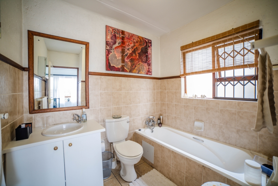 2 Bedroom Property for Sale in Lonehill Gauteng