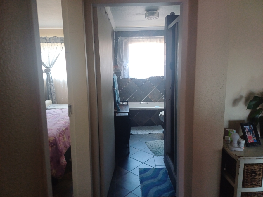 To Let 2 Bedroom Property for Rent in Ferndale Gauteng