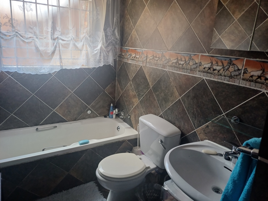 To Let 2 Bedroom Property for Rent in Ferndale Gauteng