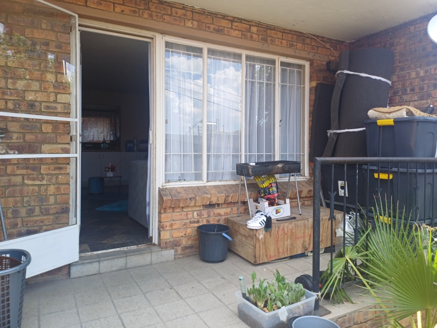 To Let 2 Bedroom Property for Rent in Ferndale Gauteng