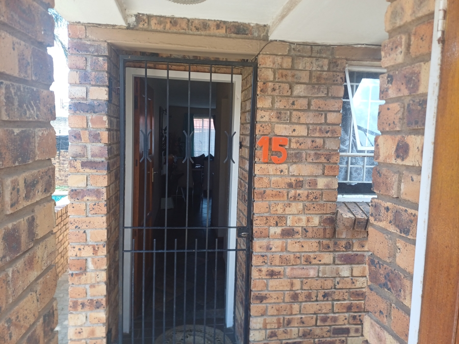 To Let 2 Bedroom Property for Rent in Ferndale Gauteng