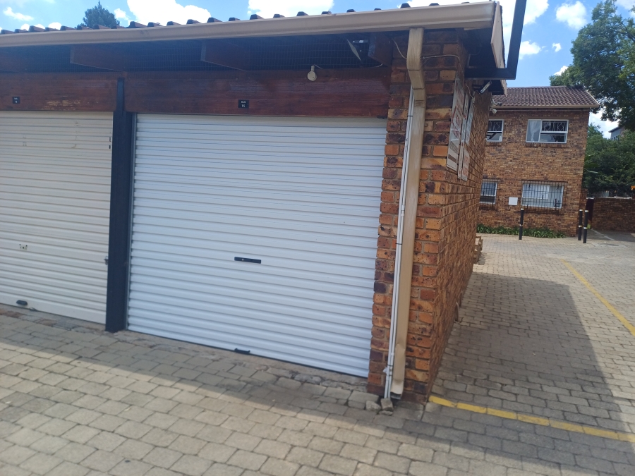 To Let 2 Bedroom Property for Rent in Ferndale Gauteng