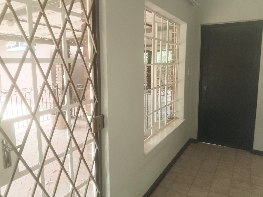 To Let 3 Bedroom Property for Rent in Olivedale Gauteng