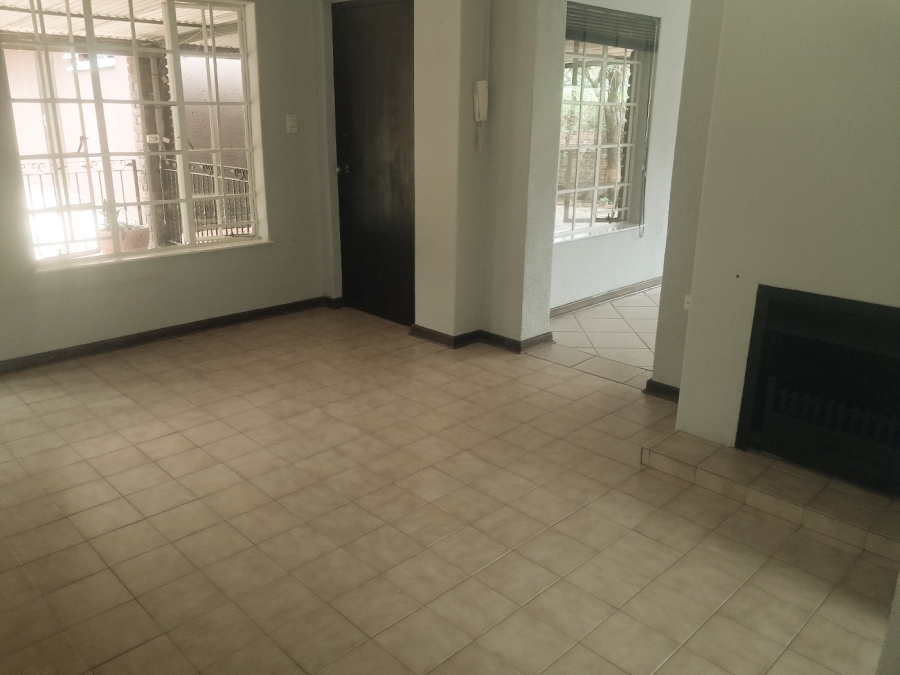 To Let 3 Bedroom Property for Rent in Olivedale Gauteng