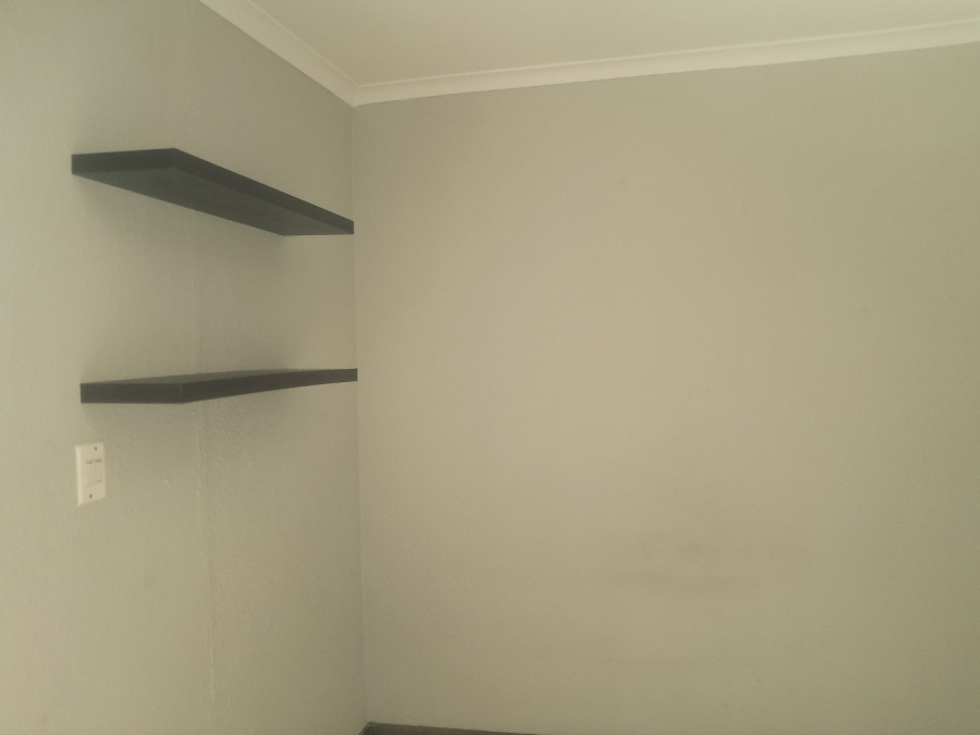 To Let 3 Bedroom Property for Rent in Olivedale Gauteng