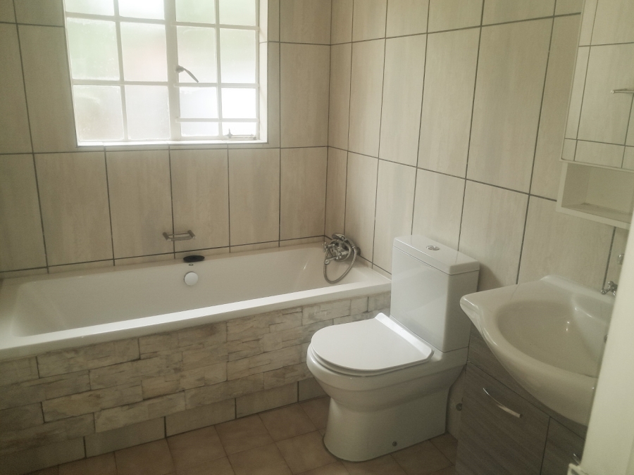 To Let 3 Bedroom Property for Rent in Olivedale Gauteng