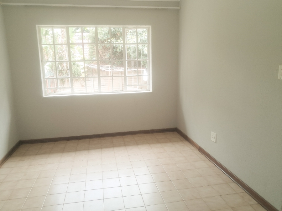 To Let 3 Bedroom Property for Rent in Olivedale Gauteng