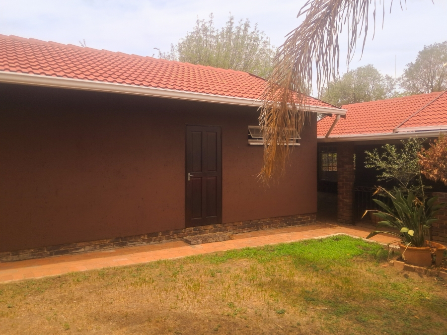 To Let 3 Bedroom Property for Rent in Olivedale Gauteng