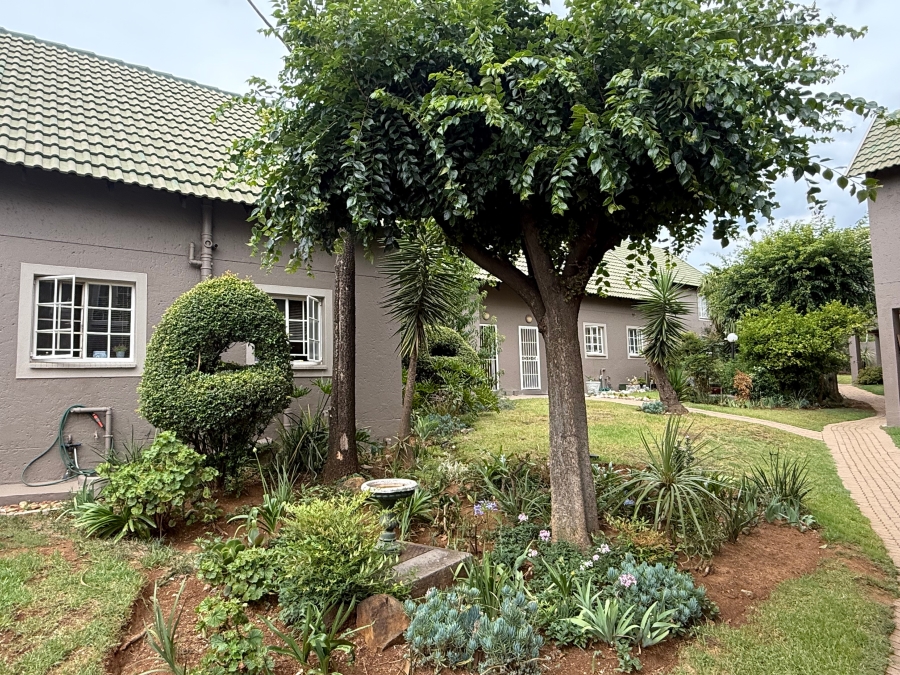 2 Bedroom Property for Sale in Bassonia Gauteng