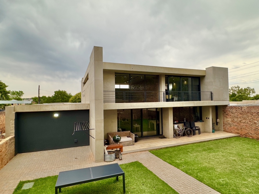 9 Bedroom Property for Sale in Olympus AH Gauteng