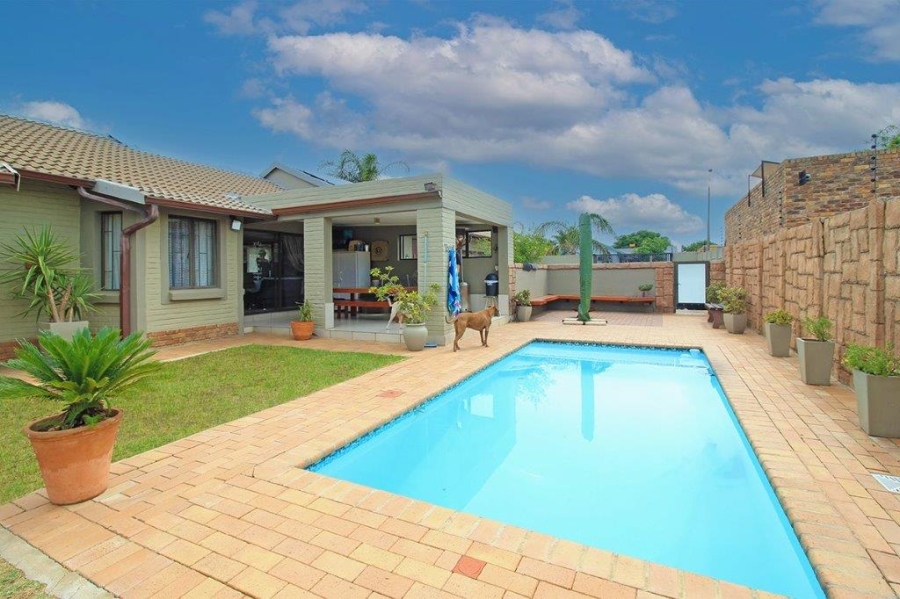 3 Bedroom Property for Sale in Marais Steyn Park Gauteng