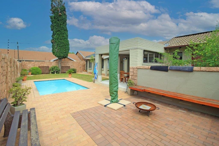 3 Bedroom Property for Sale in Marais Steyn Park Gauteng