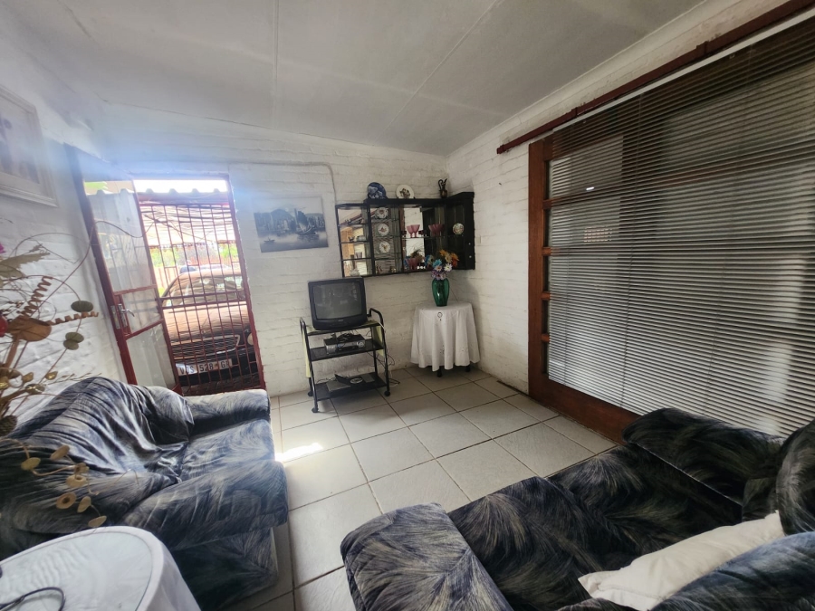 3 Bedroom Property for Sale in Strubenvale Gauteng