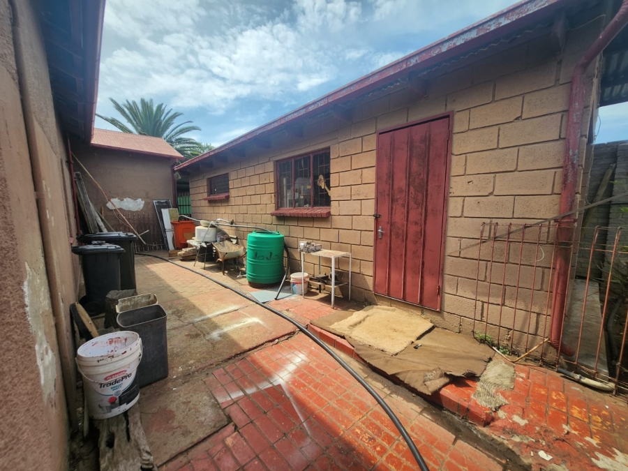 3 Bedroom Property for Sale in Strubenvale Gauteng