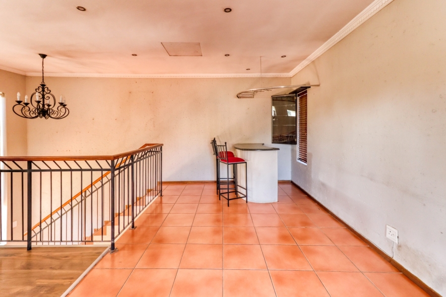 2 Bedroom Property for Sale in Lonehill Gauteng