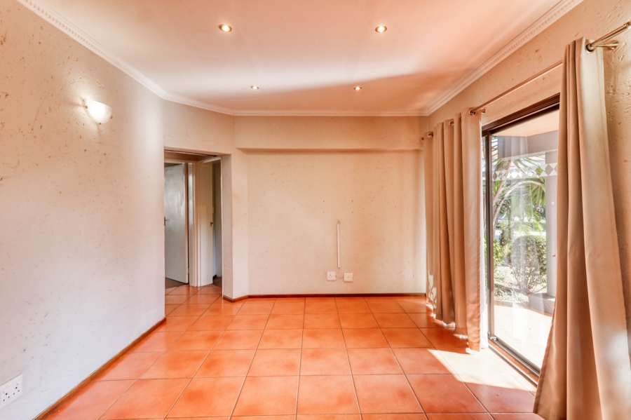 2 Bedroom Property for Sale in Lonehill Gauteng