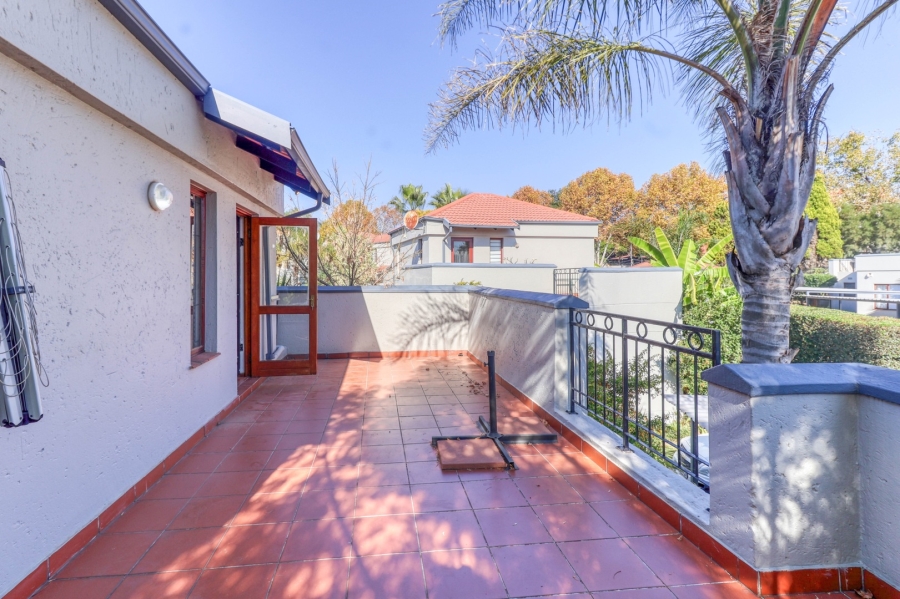 2 Bedroom Property for Sale in Lonehill Gauteng