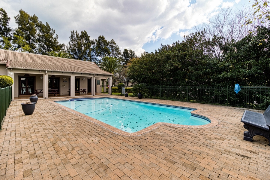 To Let 2 Bedroom Property for Rent in Lonehill Gauteng