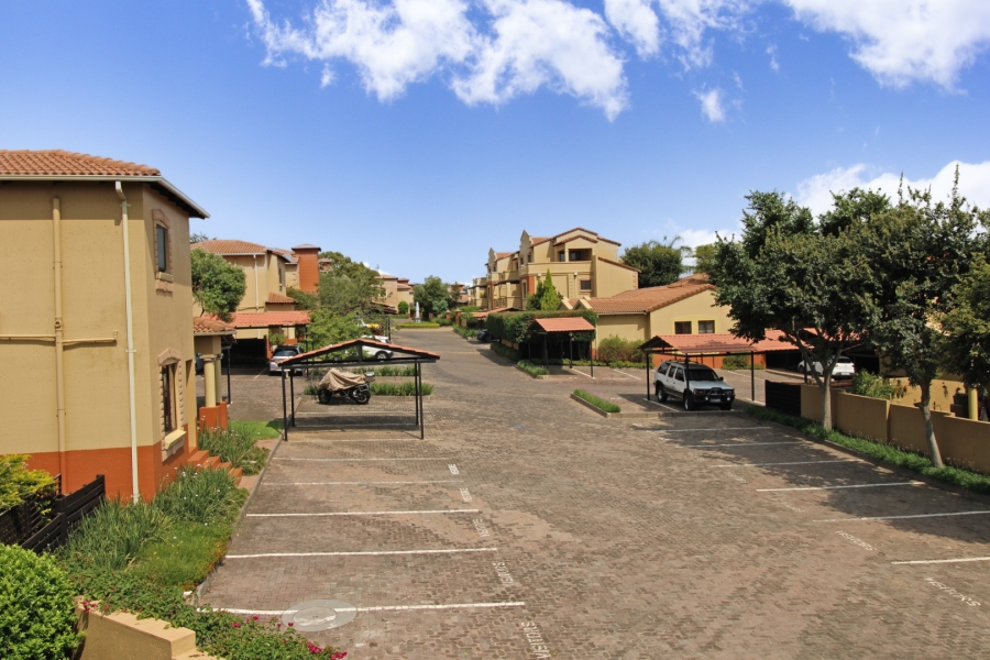 2 Bedroom Property for Sale in Douglasdale Gauteng