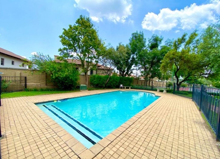 1 Bedroom Property for Sale in Fourways Gauteng