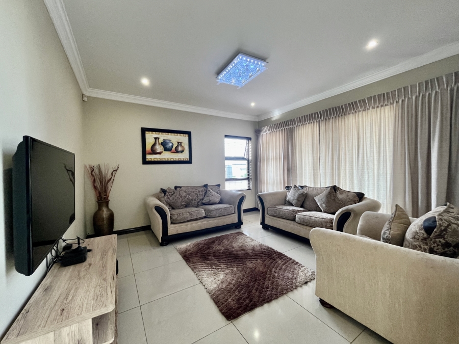 5 Bedroom Property for Sale in The Ridge Gauteng