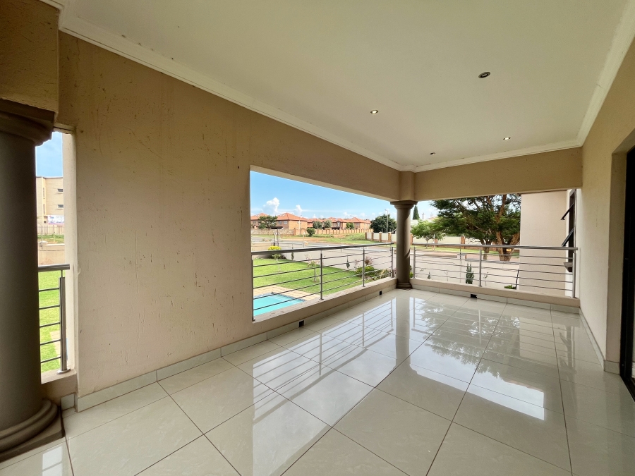 5 Bedroom Property for Sale in The Ridge Gauteng