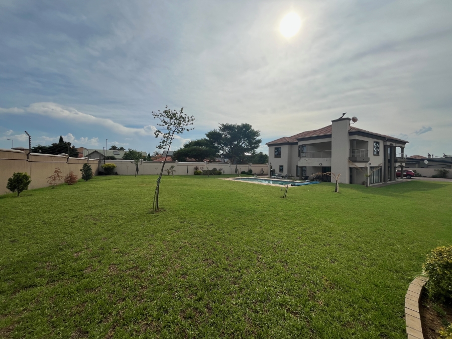 5 Bedroom Property for Sale in The Ridge Gauteng