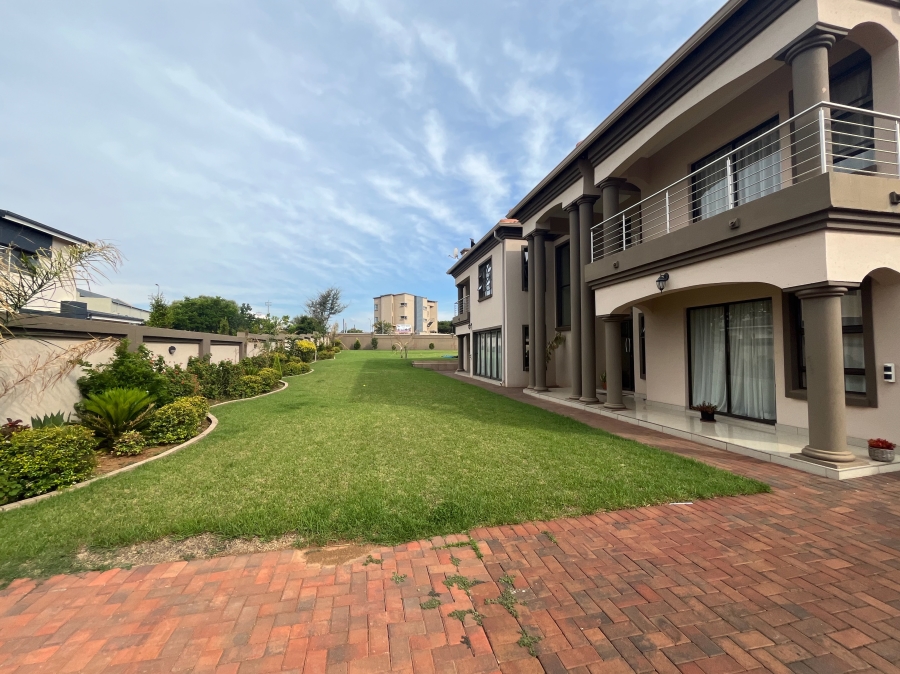 5 Bedroom Property for Sale in The Ridge Gauteng