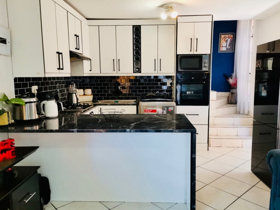 2 Bedroom Property for Sale in Bergsig Gauteng