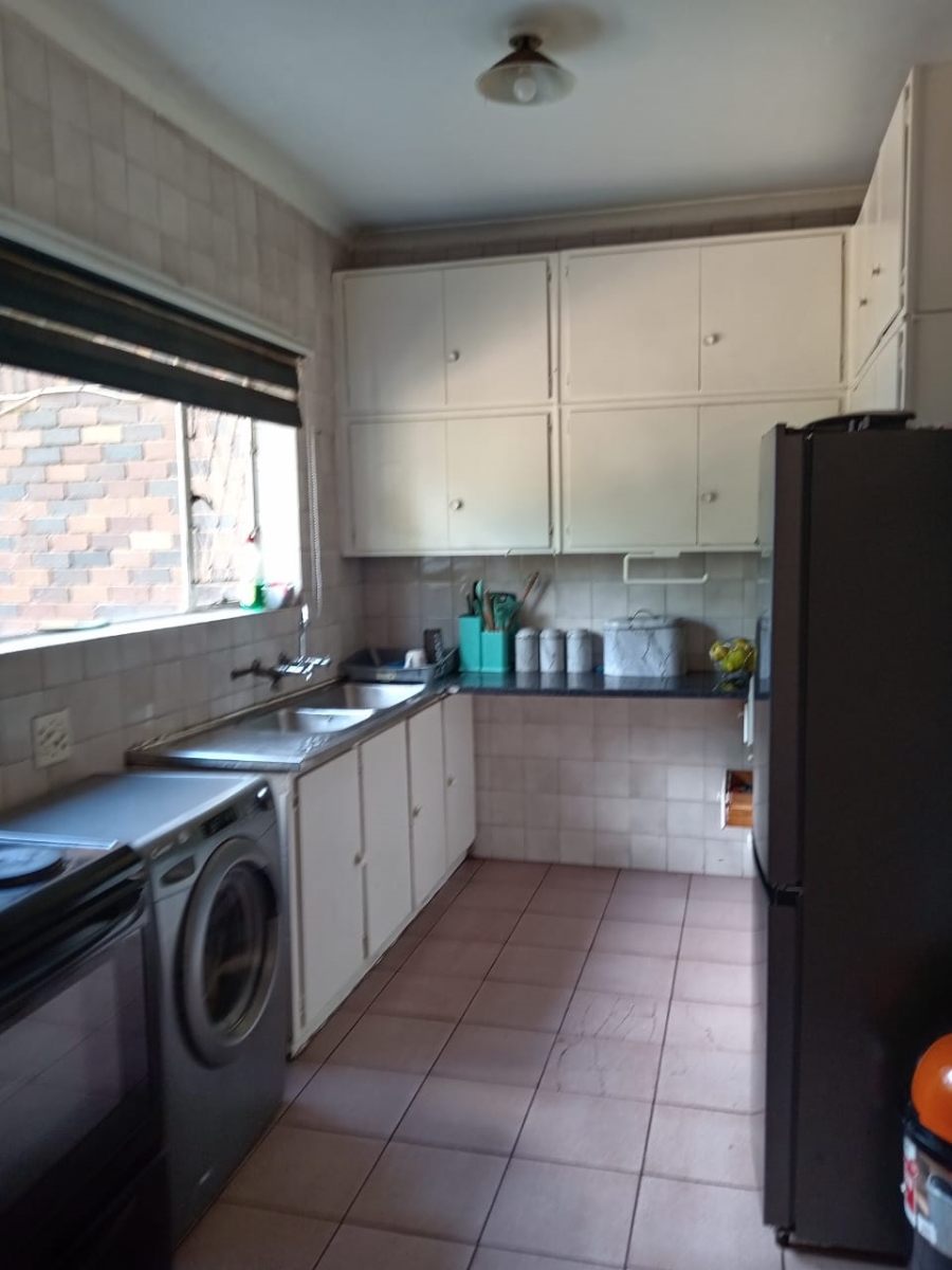 To Let 1 Bedroom Property for Rent in Sandown Gauteng