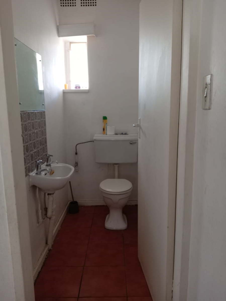 To Let 1 Bedroom Property for Rent in Sandown Gauteng