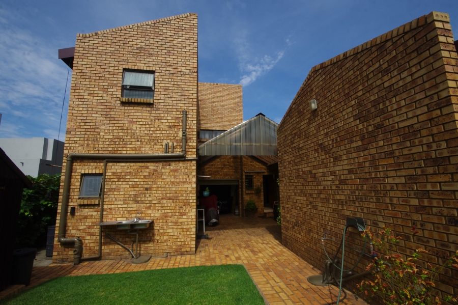 5 Bedroom Property for Sale in Sunward Park Gauteng