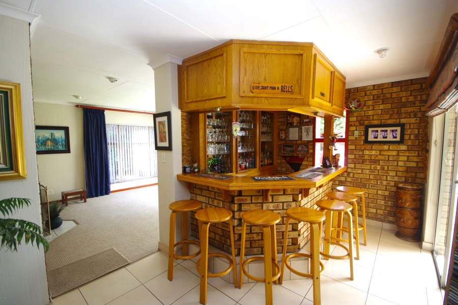 5 Bedroom Property for Sale in Sunward Park Gauteng