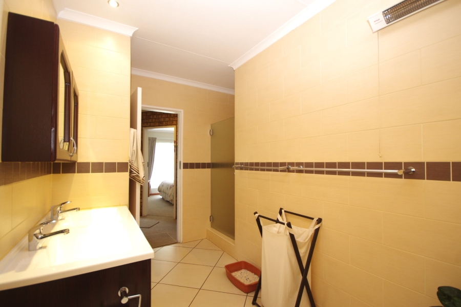 5 Bedroom Property for Sale in Sunward Park Gauteng