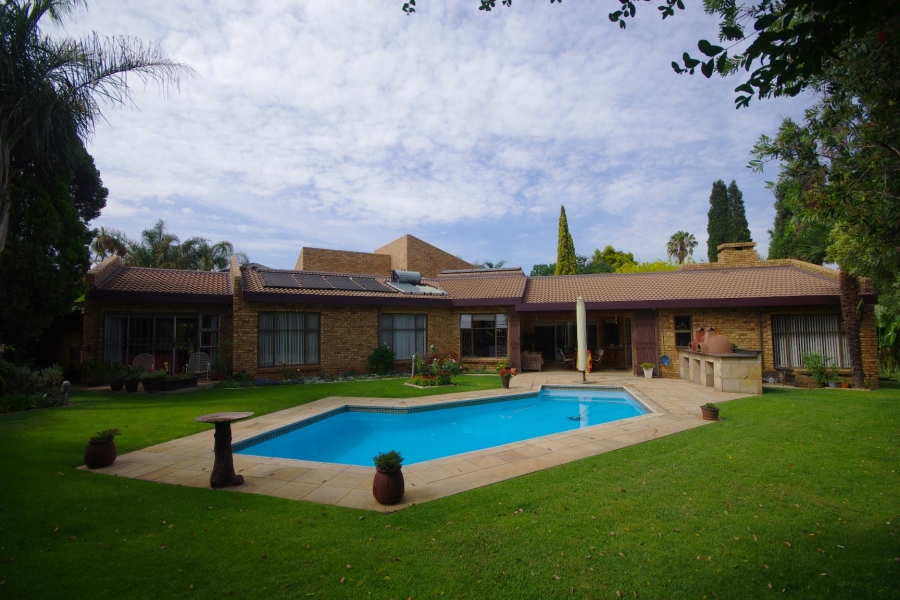 5 Bedroom Property for Sale in Sunward Park Gauteng