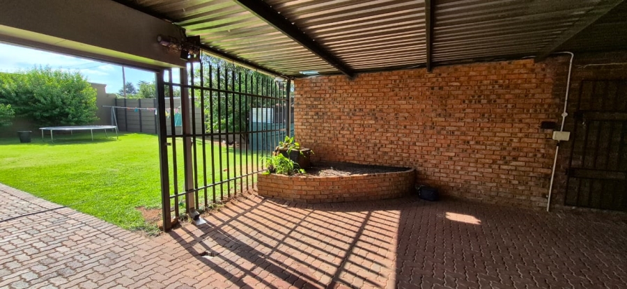 3 Bedroom Property for Sale in Dalview Gauteng