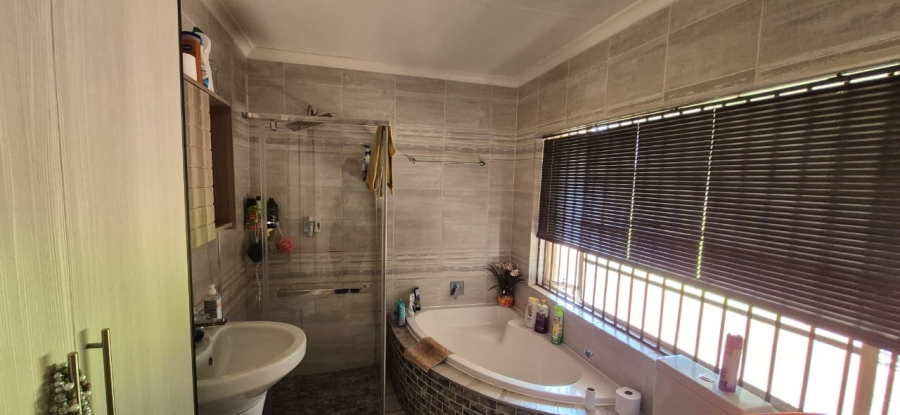 3 Bedroom Property for Sale in Dalview Gauteng