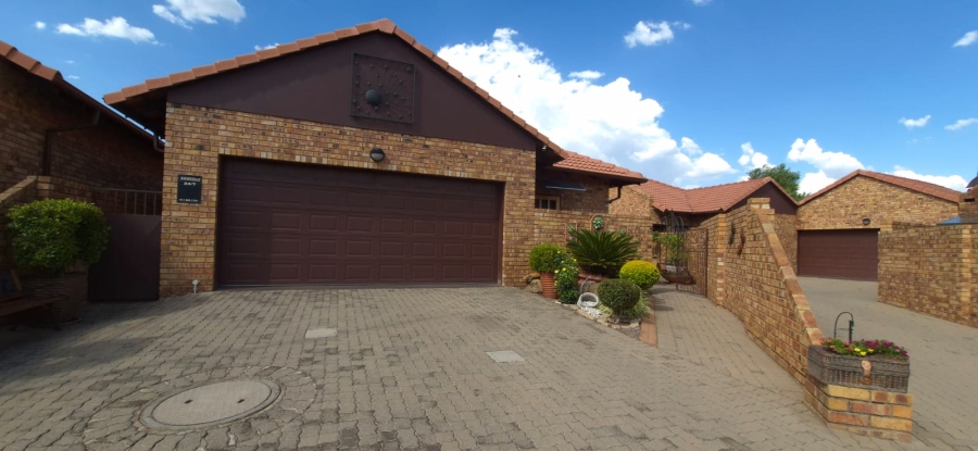 2 Bedroom Property for Sale in Sunward Park Gauteng