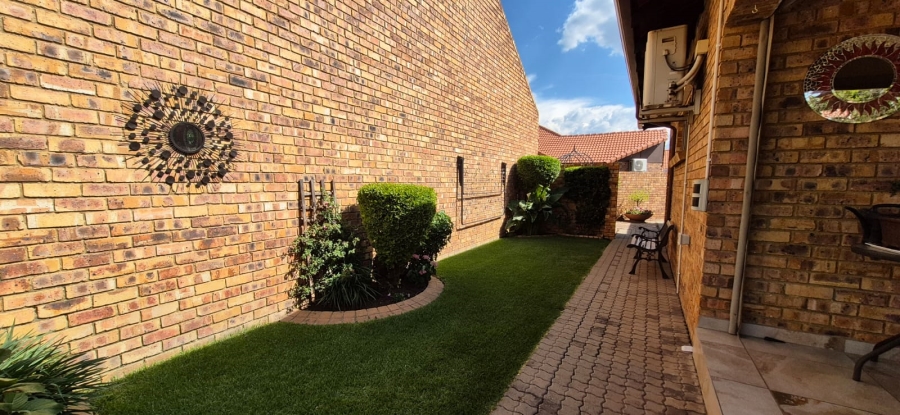 2 Bedroom Property for Sale in Sunward Park Gauteng