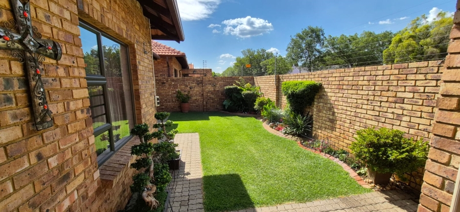 2 Bedroom Property for Sale in Sunward Park Gauteng