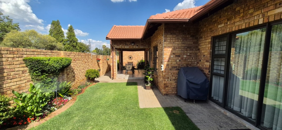 2 Bedroom Property for Sale in Sunward Park Gauteng