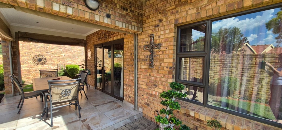 2 Bedroom Property for Sale in Sunward Park Gauteng