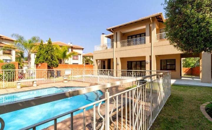 To Let 2 Bedroom Property for Rent in Sunninghill Gauteng