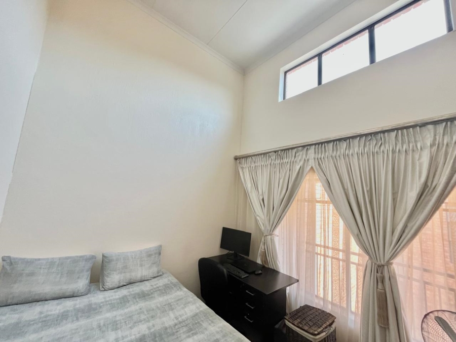 2 Bedroom Property for Sale in North Riding Gauteng